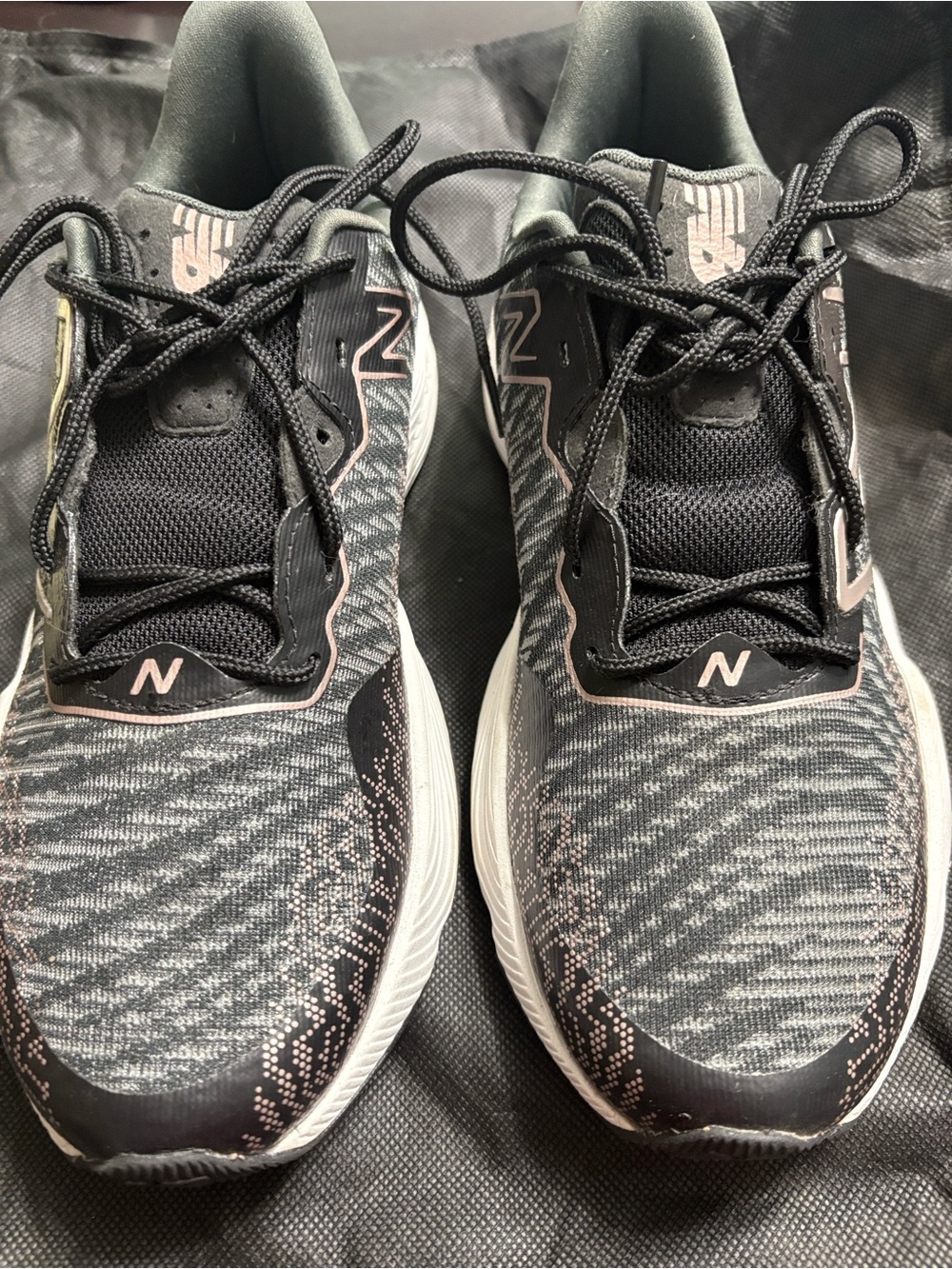 NWOT New Balance Black and Pink FuelCell Running Shoes - Picture 7 of 7